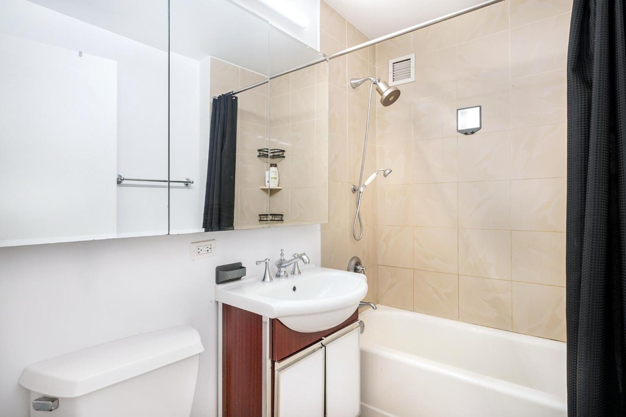 Sleek 1-bedroom In The Financial Dsitrict Apartment *
